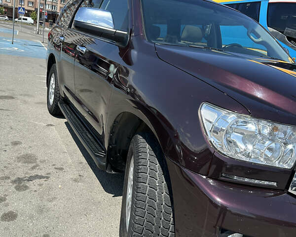 Фіолетовий Тойота Секвойя, об'ємом двигуна 4.61 л та пробігом 194 тис. км за 19900 $, фото 1 на Automoto.ua