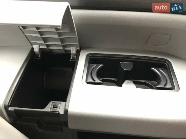Фіолетовий Тойота Секвойя, об'ємом двигуна 5.7 л та пробігом 170 тис. км за 29800 $, фото 31 на Automoto.ua