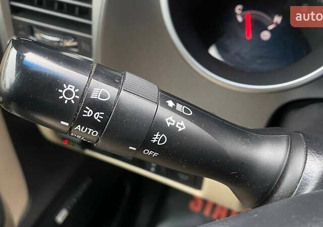 Фіолетовий Тойота Секвойя, об'ємом двигуна 5.66 л та пробігом 360 тис. км за 22000 $, фото 24 на Automoto.ua