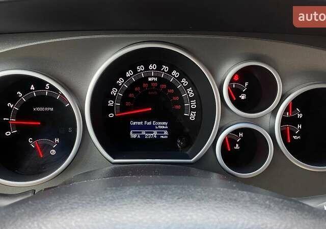 Фіолетовий Тойота Секвойя, об'ємом двигуна 5.66 л та пробігом 360 тис. км за 22000 $, фото 20 на Automoto.ua