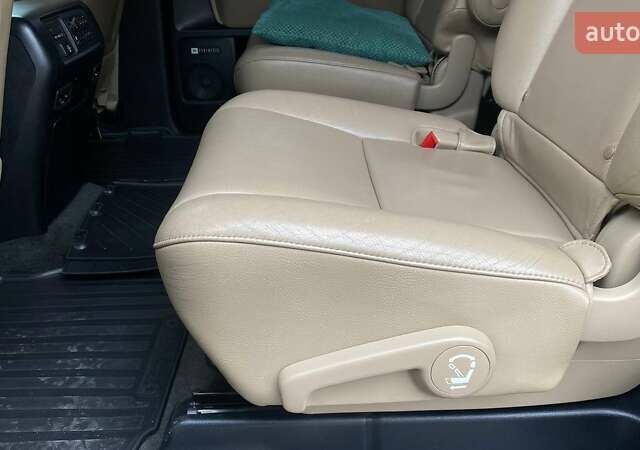 Фіолетовий Тойота Секвойя, об'ємом двигуна 5.66 л та пробігом 360 тис. км за 22000 $, фото 28 на Automoto.ua