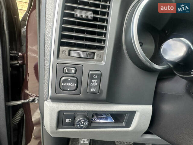 Червоний Тойота Секвойя, об'ємом двигуна 5.66 л та пробігом 120 тис. км за 47700 $, фото 20 на Automoto.ua