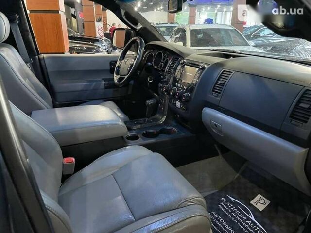 Тойота Секвойя, об'ємом двигуна 0 л та пробігом 200 тис. км за 30000 $, фото 28 на Automoto.ua