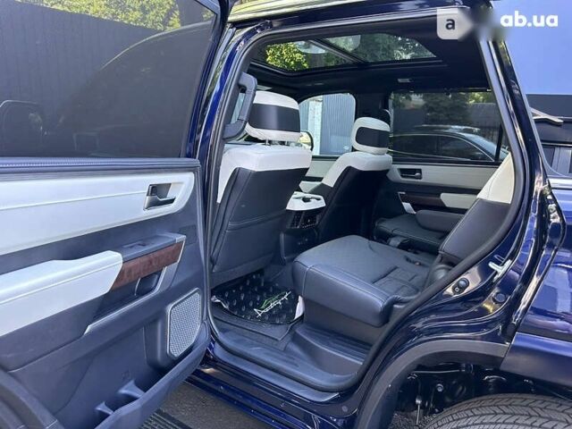 Тойота Секвойя, об'ємом двигуна 0 л та пробігом 2 тис. км за 149700 $, фото 26 на Automoto.ua