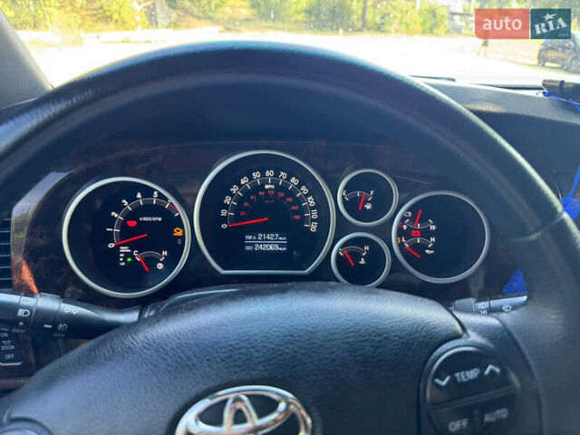 Тойота Секвойя, объемом двигателя 5.7 л и пробегом 375 тыс. км за 23500 $, фото 6 на Automoto.ua