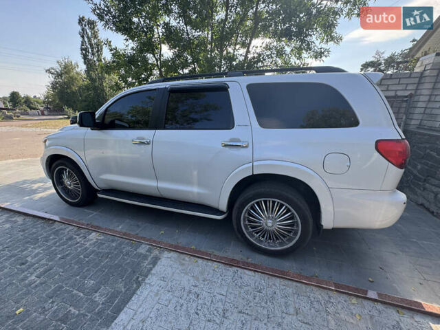 Тойота Секвойя, объемом двигателя 5.7 л и пробегом 375 тыс. км за 23500 $, фото 1 на Automoto.ua