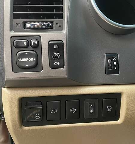 Тойота Секвойя, объемом двигателя 0 л и пробегом 360 тыс. км за 22500 $, фото 21 на Automoto.ua