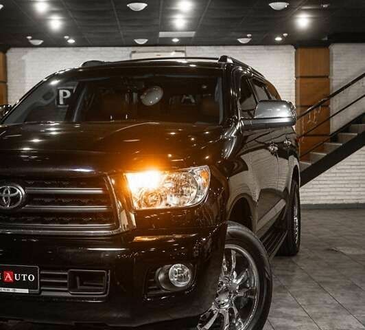Тойота Секвойя, об'ємом двигуна 5.7 л та пробігом 330 тис. км за 34900 $, фото 4 на Automoto.ua