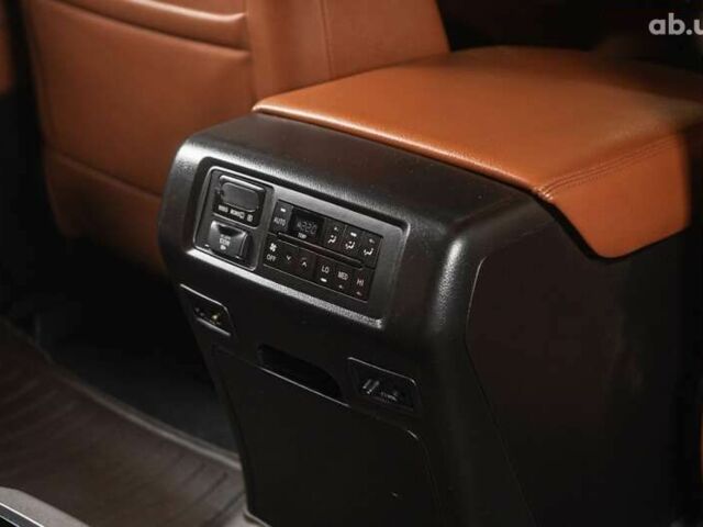 Тойота Секвойя, об'ємом двигуна 5.7 л та пробігом 330 тис. км за 34900 $, фото 18 на Automoto.ua