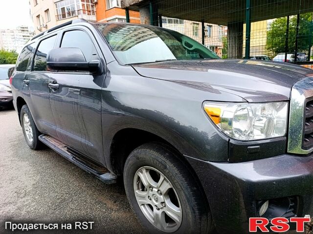 Тойота Секвойя, об'ємом двигуна 5.7 л та пробігом 250 тис. км за 29000 $, фото 3 на Automoto.ua
