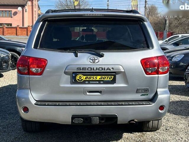 Тойота Секвойя, об'ємом двигуна 5.7 л та пробігом 166 тис. км за 35000 $, фото 4 на Automoto.ua