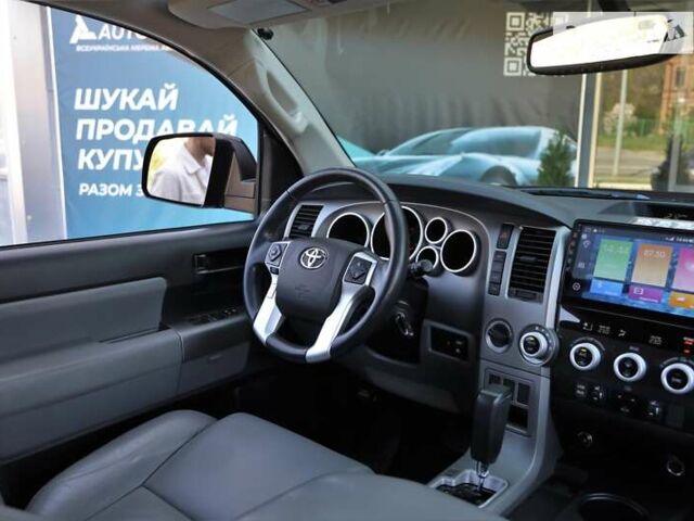 Тойота Секвойя, об'ємом двигуна 5.66 л та пробігом 74 тис. км за 44500 $, фото 8 на Automoto.ua