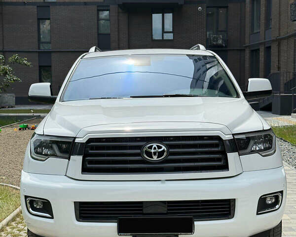 Тойота Секвойя, объемом двигателя 5.7 л и пробегом 130 тыс. км за 43700 $, фото 9 на Automoto.ua
