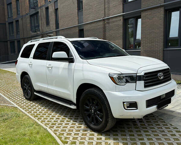 Тойота Секвойя, объемом двигателя 5.7 л и пробегом 130 тыс. км за 43700 $, фото 1 на Automoto.ua