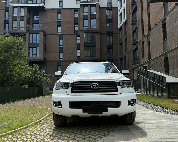 Тойота Секвойя, объемом двигателя 5.7 л и пробегом 130 тыс. км за 43700 $, фото 7 на Automoto.ua