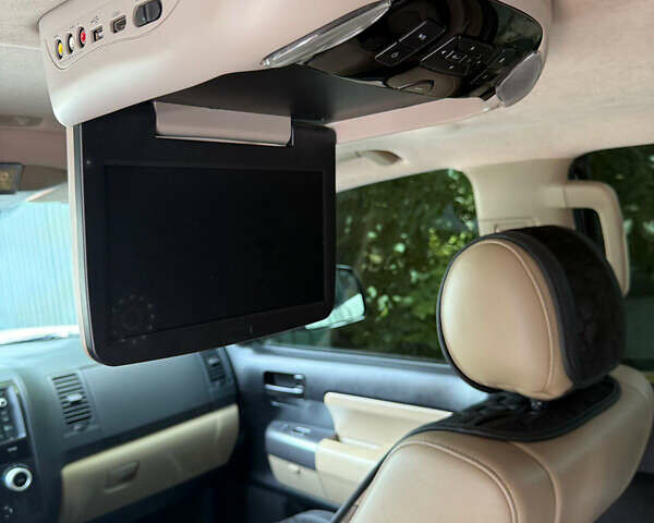 Тойота Секвойя, объемом двигателя 5.7 л и пробегом 130 тыс. км за 43700 $, фото 23 на Automoto.ua