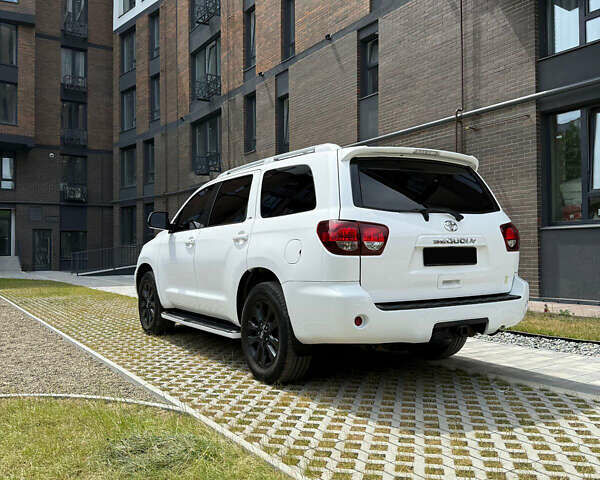 Тойота Секвойя, объемом двигателя 5.7 л и пробегом 130 тыс. км за 43700 $, фото 12 на Automoto.ua