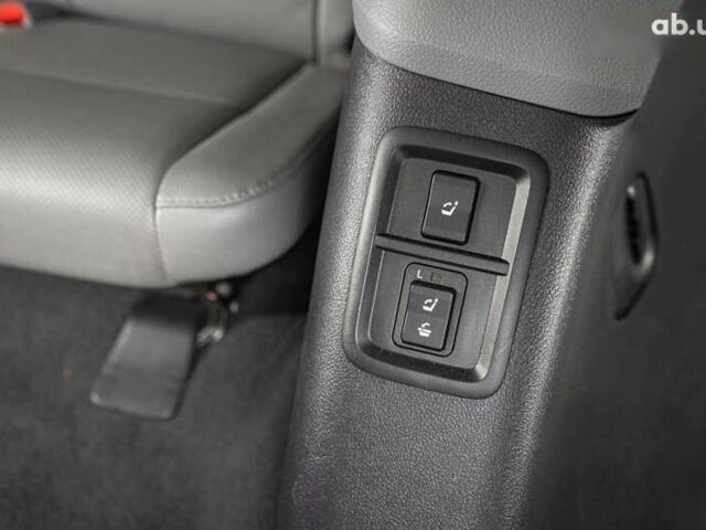 Тойота Секвойя, объемом двигателя 0 л и пробегом 48 тыс. км за 46900 $, фото 8 на Automoto.ua