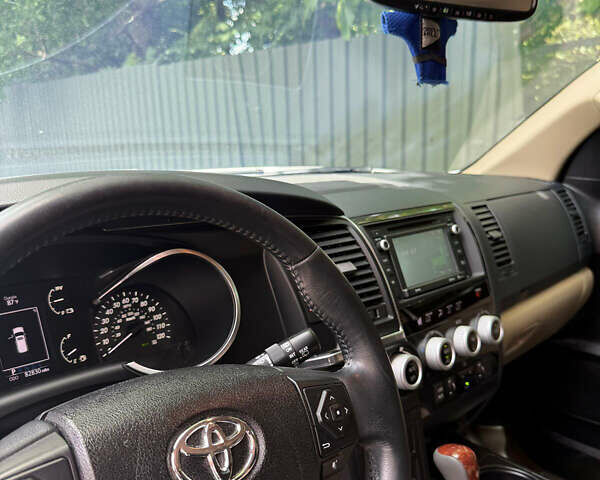 Тойота Секвойя, объемом двигателя 5.7 л и пробегом 130 тыс. км за 43700 $, фото 29 на Automoto.ua