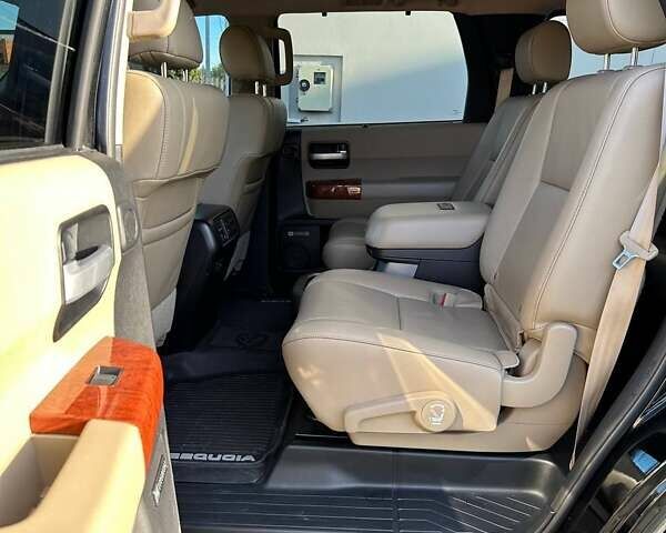 Тойота Секвойя, объемом двигателя 5.66 л и пробегом 140 тыс. км за 46900 $, фото 21 на Automoto.ua