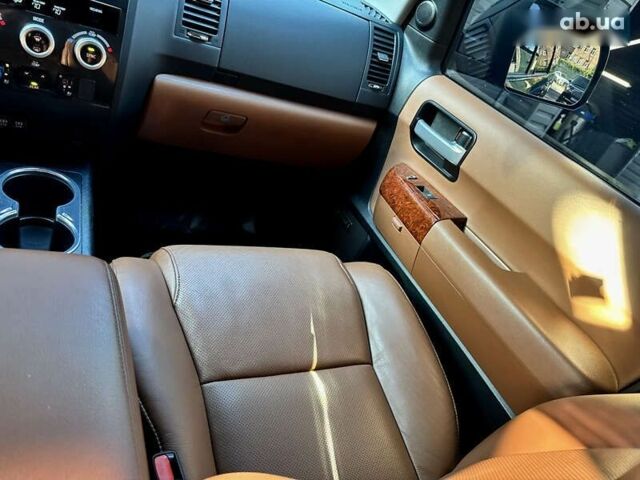 Тойота Секвойя, объемом двигателя 0 л и пробегом 82 тыс. км за 63900 $, фото 22 на Automoto.ua