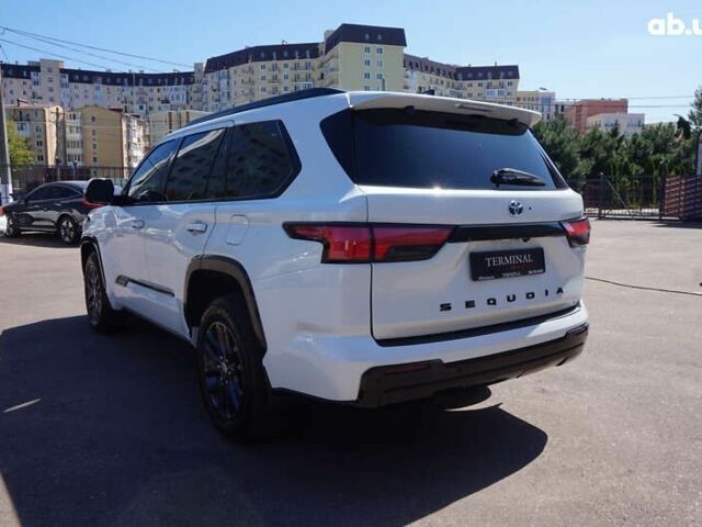 Тойота Секвойя, объемом двигателя 0 л и пробегом 16 тыс. км за 119000 $, фото 6 на Automoto.ua