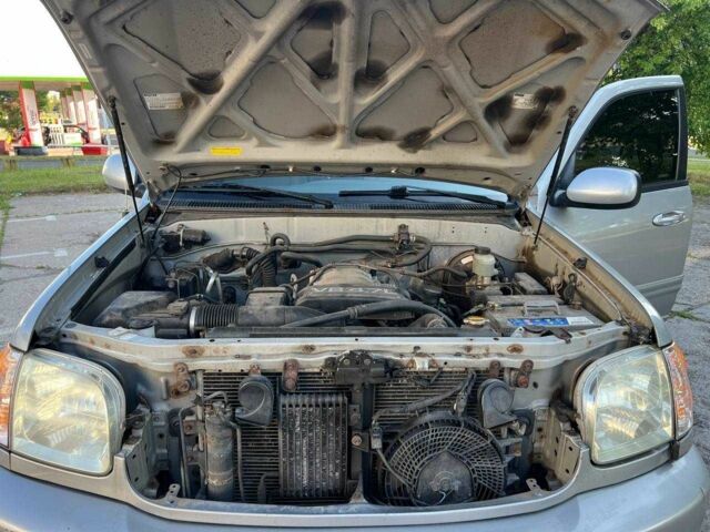 Тойота Секвойя 2003 в Киеве на Automoto.ua Серый Тойота Секвойя, объемом двигателя 4.7 л и пробегом 242 тыс. км за 6867 $, фото 11 на Automoto.ua