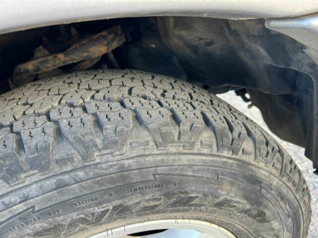 Тойота Секвойя 2003 в Киеве на Automoto.ua Серый Тойота Секвойя, объемом двигателя 4.7 л и пробегом 242 тыс. км за 6867 $, фото 13 на Automoto.ua