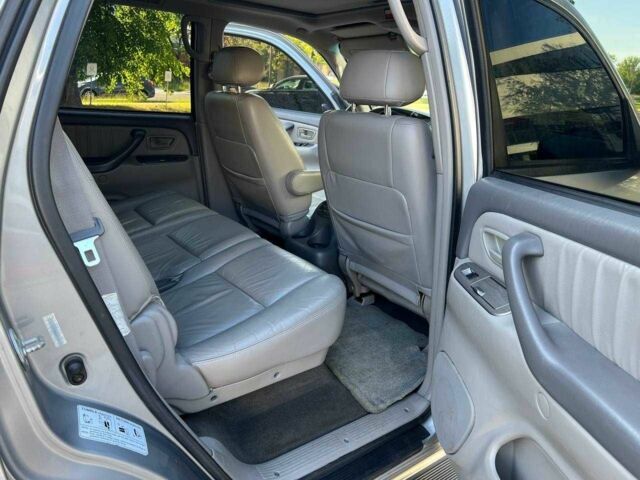 Тойота Секвойя 2003 в Киеве на Automoto.ua Серый Тойота Секвойя, объемом двигателя 4.7 л и пробегом 242 тыс. км за 6867 $, фото 7 на Automoto.ua