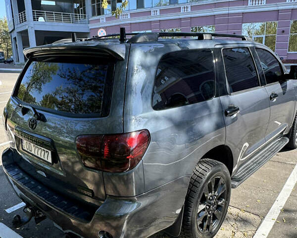 Сірий Тойота Секвойя, об'ємом двигуна 5.7 л та пробігом 200 тис. км за 23500 $, фото 6 на Automoto.ua