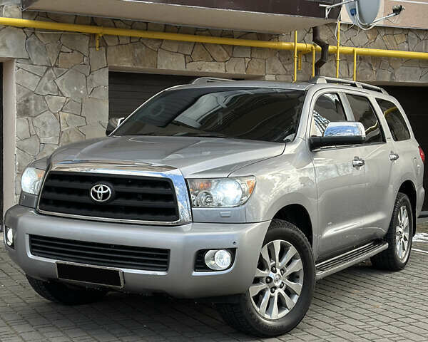 Серый Тойота Секвойя, объемом двигателя 5.7 л и пробегом 250 тыс. км за 19999 $, фото 6 на Automoto.ua