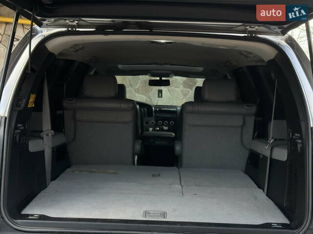 Серый Тойота Секвойя, объемом двигателя 5.7 л и пробегом 250 тыс. км за 19999 $, фото 35 на Automoto.ua