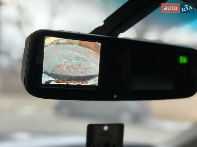 Серый Тойота Секвойя, объемом двигателя 5.7 л и пробегом 250 тыс. км за 19999 $, фото 34 на Automoto.ua