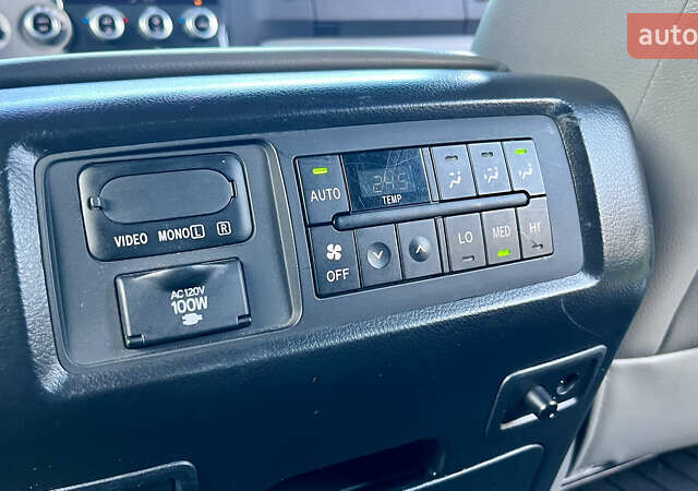 Серый Тойота Секвойя, объемом двигателя 5.7 л и пробегом 185 тыс. км за 24500 $, фото 54 на Automoto.ua