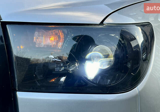 Серый Тойота Секвойя, объемом двигателя 5.7 л и пробегом 185 тыс. км за 24500 $, фото 31 на Automoto.ua