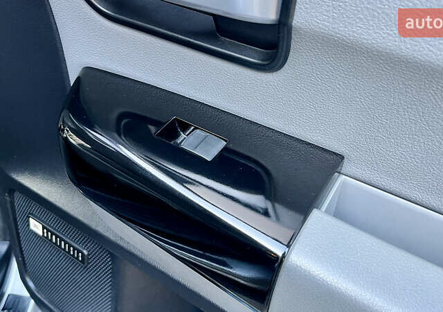 Серый Тойота Секвойя, объемом двигателя 5.7 л и пробегом 185 тыс. км за 24500 $, фото 58 на Automoto.ua