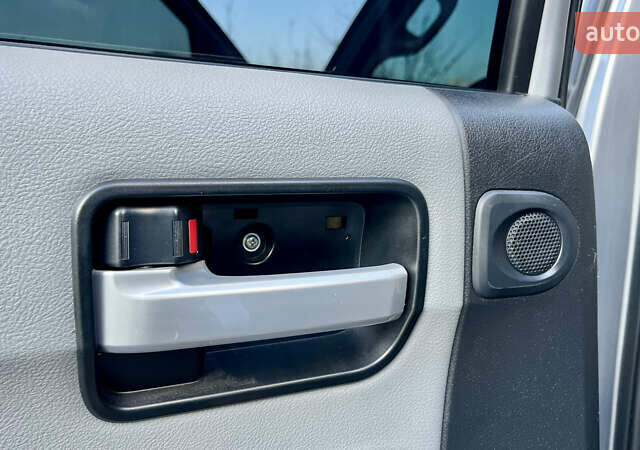 Серый Тойота Секвойя, объемом двигателя 5.7 л и пробегом 185 тыс. км за 24500 $, фото 46 на Automoto.ua