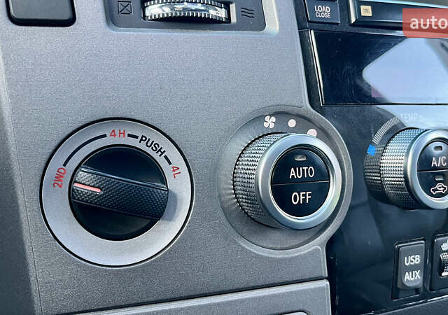 Серый Тойота Секвойя, объемом двигателя 5.7 л и пробегом 185 тыс. км за 24500 $, фото 98 на Automoto.ua