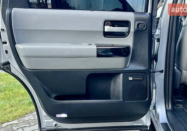 Серый Тойота Секвойя, объемом двигателя 5.7 л и пробегом 185 тыс. км за 24500 $, фото 43 на Automoto.ua