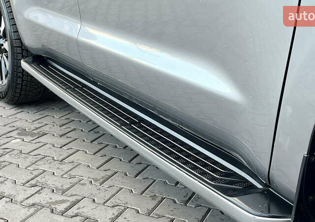 Серый Тойота Секвойя, объемом двигателя 5.7 л и пробегом 185 тыс. км за 24500 $, фото 14 на Automoto.ua