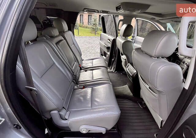 Серый Тойота Секвойя, объемом двигателя 5.7 л и пробегом 185 тыс. км за 24500 $, фото 63 на Automoto.ua