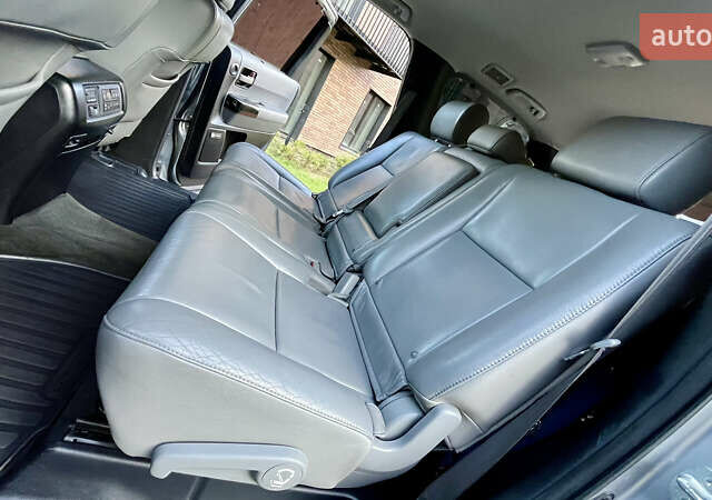 Серый Тойота Секвойя, объемом двигателя 5.7 л и пробегом 185 тыс. км за 24500 $, фото 51 на Automoto.ua