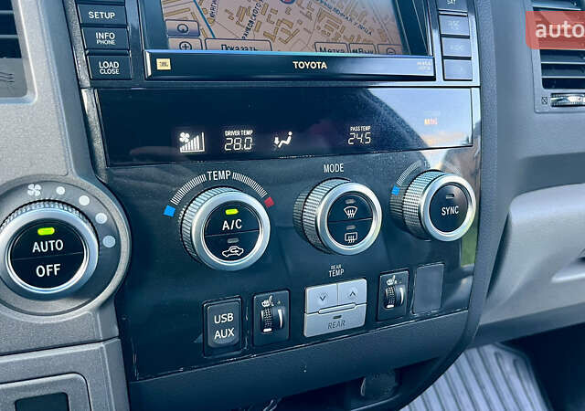 Серый Тойота Секвойя, объемом двигателя 5.7 л и пробегом 185 тыс. км за 24500 $, фото 101 на Automoto.ua