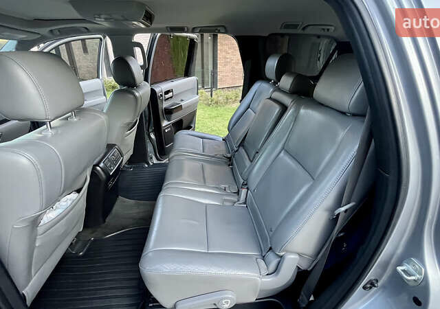 Серый Тойота Секвойя, объемом двигателя 5.7 л и пробегом 185 тыс. км за 24500 $, фото 52 на Automoto.ua