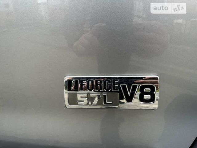 Серый Тойота Секвойя, объемом двигателя 5.7 л и пробегом 180 тыс. км за 29888 $, фото 35 на Automoto.ua