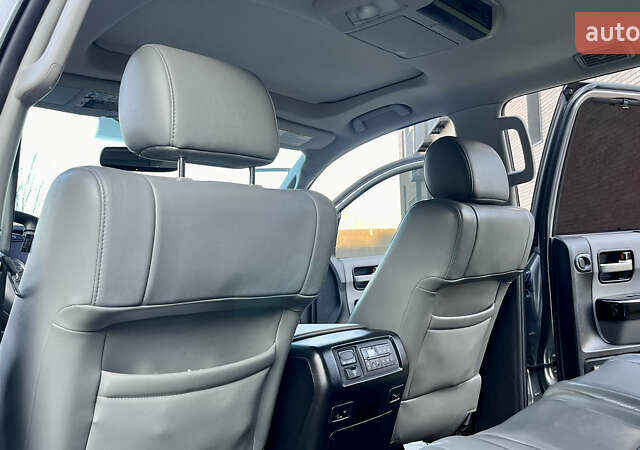 Серый Тойота Секвойя, объемом двигателя 5.7 л и пробегом 185 тыс. км за 24500 $, фото 48 на Automoto.ua