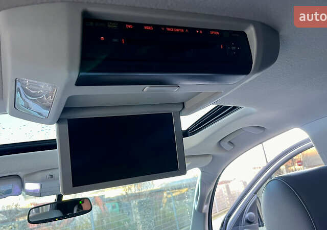 Серый Тойота Секвойя, объемом двигателя 5.7 л и пробегом 185 тыс. км за 24500 $, фото 76 на Automoto.ua