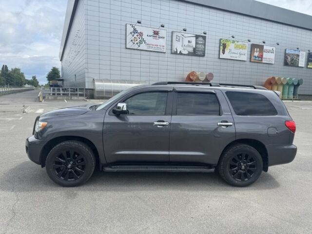 Серый Тойота Секвойя, объемом двигателя 0 л и пробегом 244 тыс. км за 24000 $, фото 3 на Automoto.ua