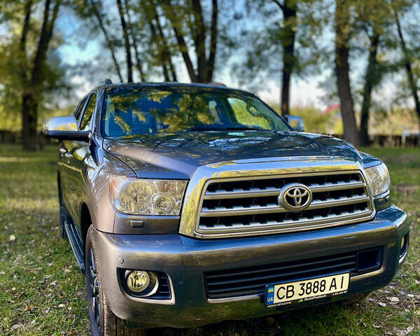 Сірий Тойота Секвойя, об'ємом двигуна 5.7 л та пробігом 240 тис. км за 25500 $, фото 10 на Automoto.ua