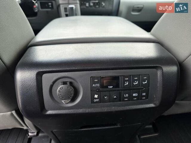 Серый Тойота Секвойя, объемом двигателя 5.7 л и пробегом 167 тыс. км за 31999 $, фото 22 на Automoto.ua